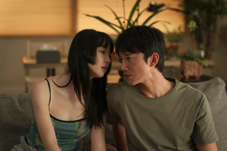 تطبيقات لمشاهدة الأفلام مجانًا: أفضل تطبيقات 2025